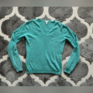 NWOT APT. 9 V-neck Sweater Tiffany green blue Sz S 100% Cashmere Minimalist Cozy
